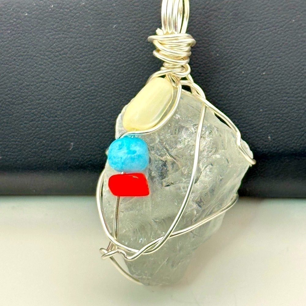 RUBYRUDI Artisan Beach Glass Pendant Wire Wrapped Handmade Art To Wear 4134 B